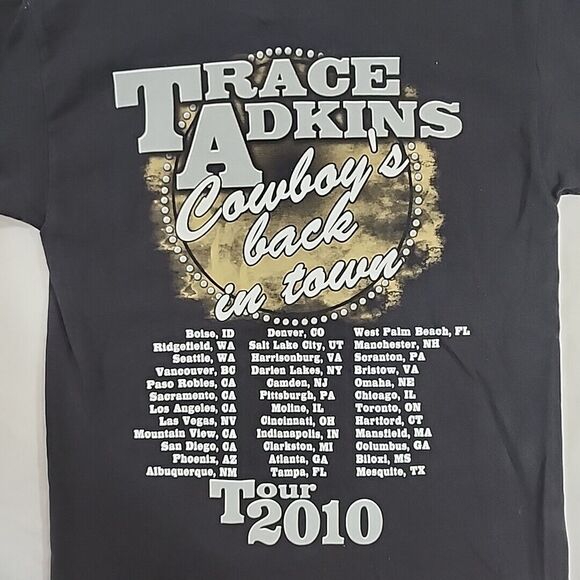 Trace Adkins T Shirt Adult Medium Cowboys Back In Town Concert Tee 2010 Made USA - Picture 8 of 14